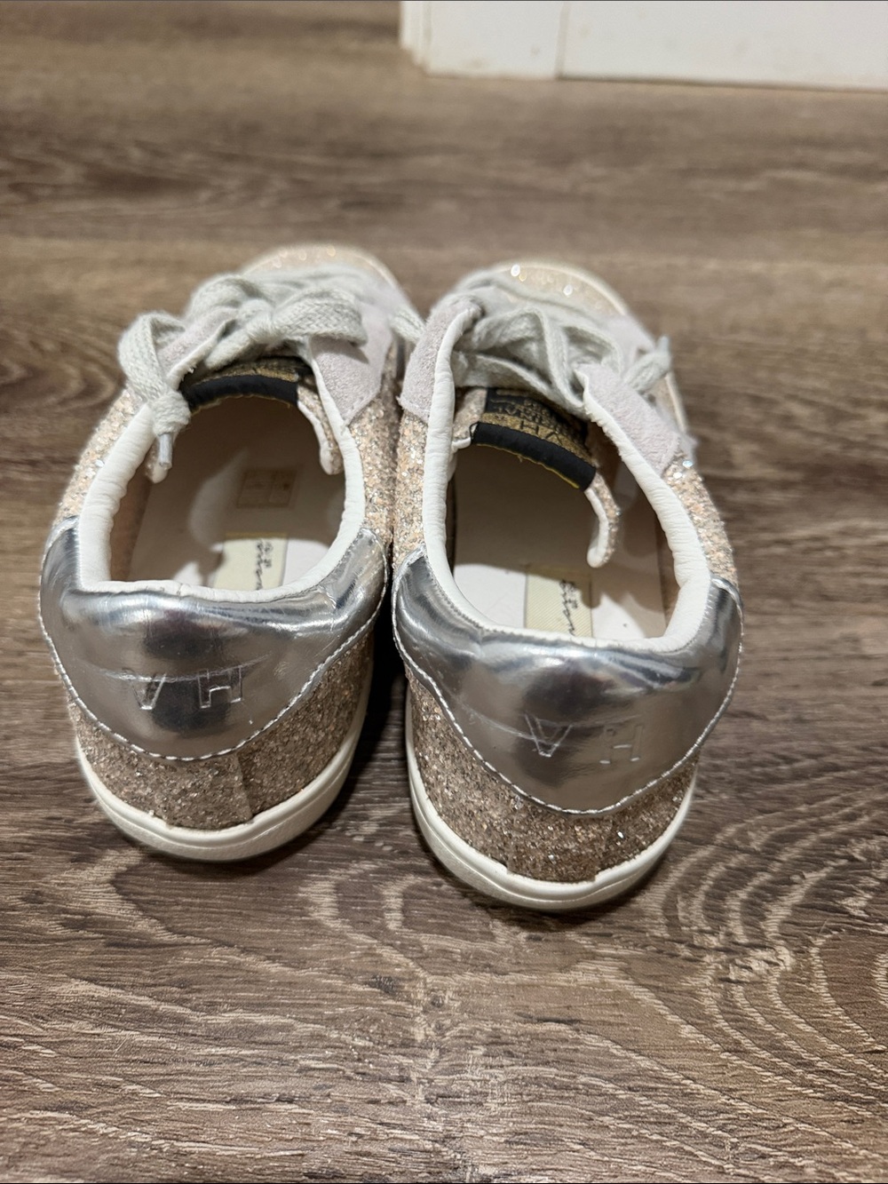 Vintage Havana Glitter Low-Top Sneakers in Light Pink and Gold - Picture 3 of 3